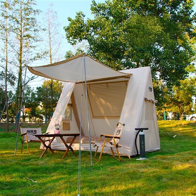 ত্রিভুজাকার ইনফ্ল্যাটেবল তাঁবু